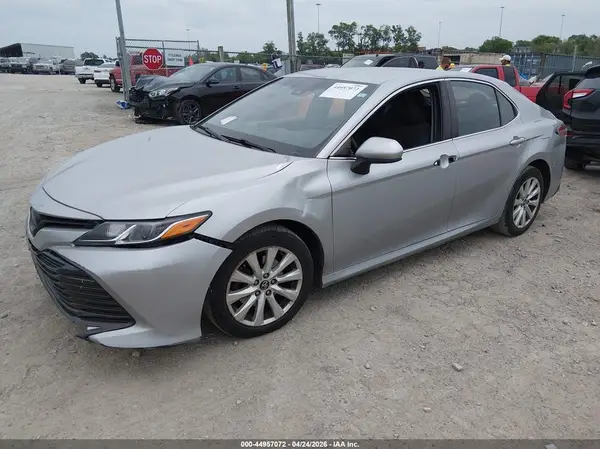 4T1B11HKXJU593986 2018 TOYOTA CAMRY - Image 2
