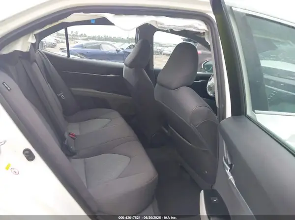 4T1B11HKXJU594443 2018 TOYOTA CAMRY - Image 8