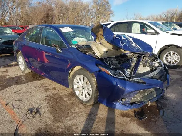 4T1B11HKXJU595561 2018 TOYOTA CAMRY - Image 1