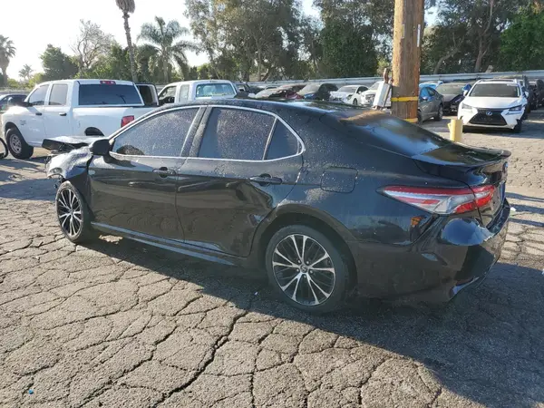 4T1B11HKXJU597262 2018 TOYOTA CAMRY - Image 2
