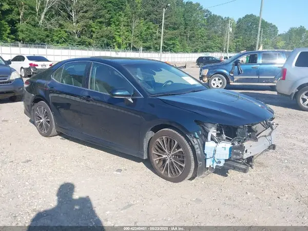 4T1B11HKXJU597861 2018 TOYOTA CAMRY - Image 1