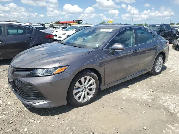 4T1B11HKXJU600354 2018 TOYOTA CAMRY - Image 1