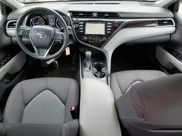4T1B11HKXJU600483 2018 TOYOTA CAMRY - Image 8