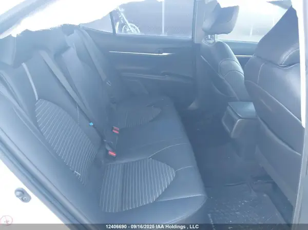 4T1B11HKXJU600645 2018 TOYOTA CAMRY - Image 8