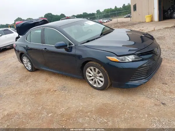 4T1B11HKXJU600659 2018 TOYOTA CAMRY - Image 1