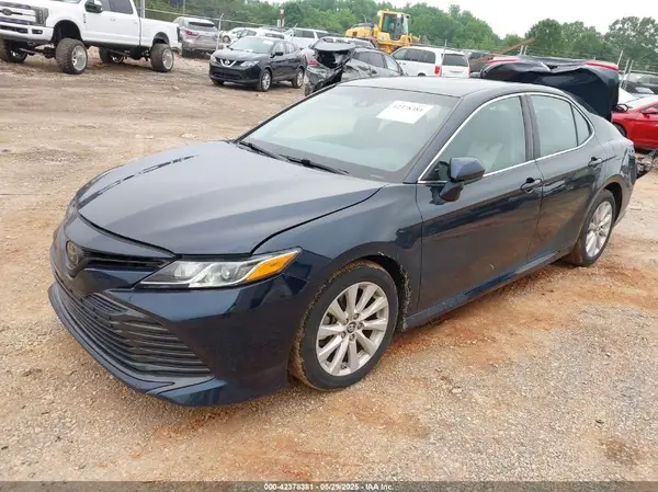 4T1B11HKXJU600659 2018 TOYOTA CAMRY - Image 2
