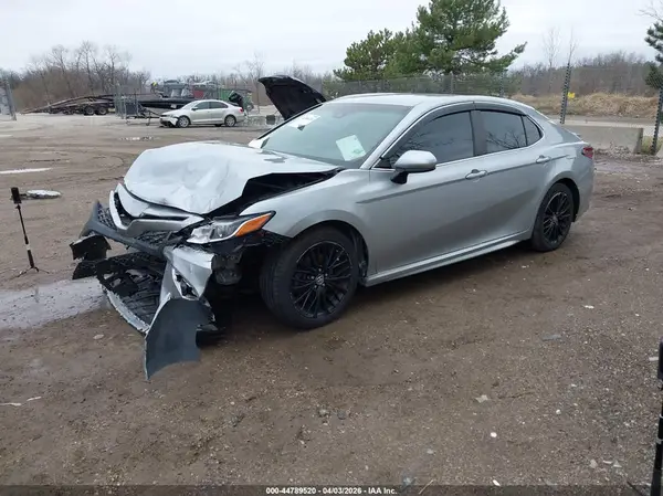 4T1B11HKXJU601584 2018 TOYOTA CAMRY - Image 2