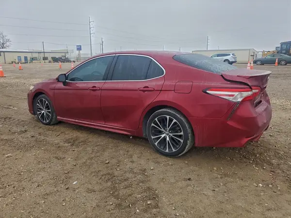 4T1B11HKXJU601889 2018 TOYOTA CAMRY - Image 2