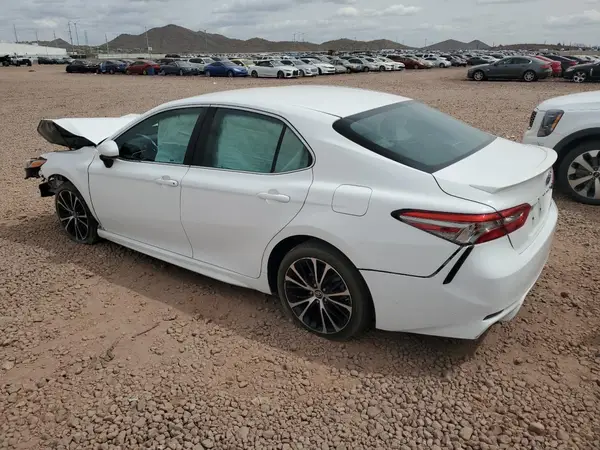 4T1B11HKXJU603237 2018 TOYOTA CAMRY - Image 2