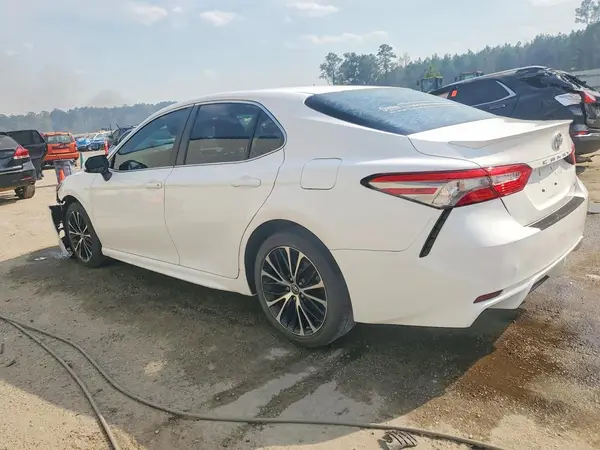 4T1B11HKXJU603920 2018 TOYOTA CAMRY - Image 2