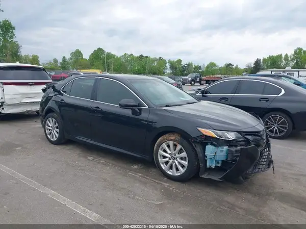4T1B11HKXJU605702 2018 TOYOTA CAMRY - Image 1