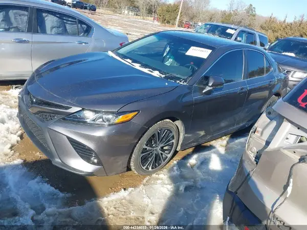 4T1B11HKXJU607210 2018 TOYOTA CAMRY - Image 2