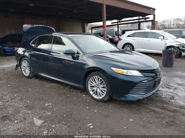 4T1B11HKXJU609541 2018 TOYOTA CAMRY - Image 1