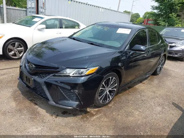 4T1B11HKXJU609863 2018 TOYOTA CAMRY - Image 2