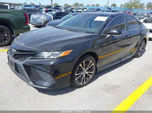 4T1B11HKXJU610799 2018 TOYOTA CAMRY - Image 2