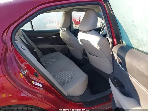 4T1B11HKXJU611693 2018 TOYOTA CAMRY - Image 8