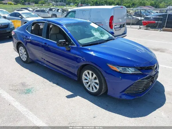 4T1B11HKXJU612536 2018 TOYOTA CAMRY - Image 1
