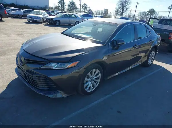 4T1B11HKXJU613279 2018 TOYOTA CAMRY - Image 2