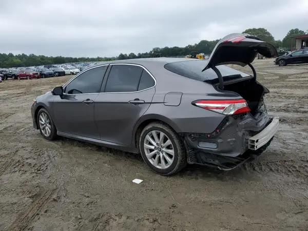4T1B11HKXJU614030 2018 TOYOTA CAMRY - Image 2