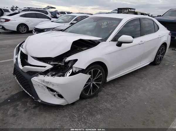 4T1B11HKXJU614089 2018 TOYOTA CAMRY - Image 2