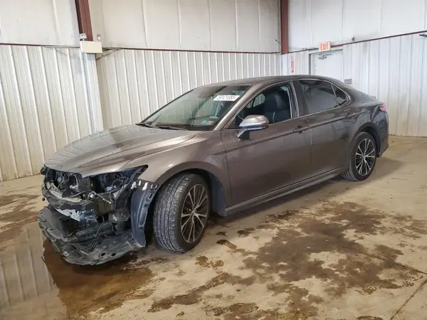 4T1B11HKXJU615047 2018 TOYOTA CAMRY - Image 1