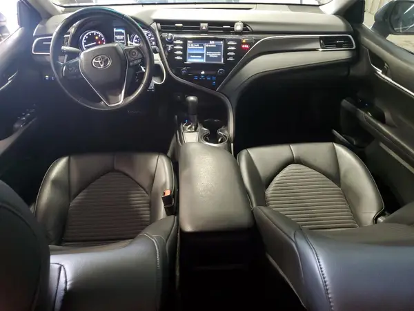 4T1B11HKXJU615047 2018 TOYOTA CAMRY - Image 8