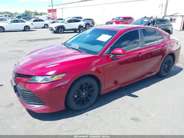 4T1B11HKXJU615517 2018 TOYOTA CAMRY - Image 2