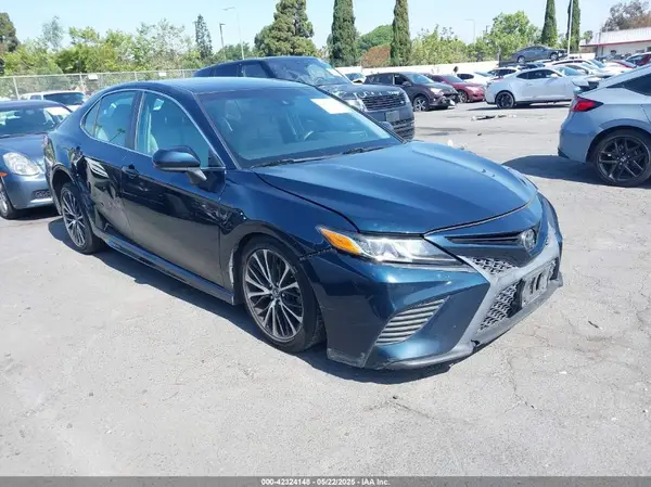 4T1B11HKXJU616778 2018 TOYOTA CAMRY - Image 1