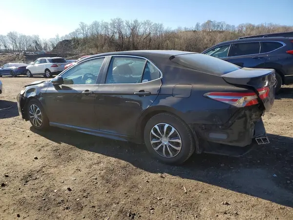 4T1B11HKXJU616926 2018 TOYOTA CAMRY - Image 2