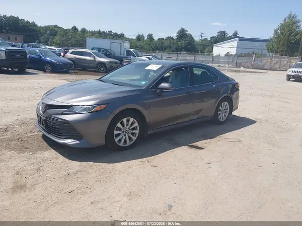 4T1B11HKXJU619860 2018 TOYOTA CAMRY - Image 2