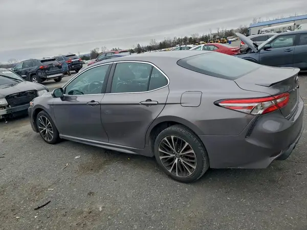 4T1B11HKXJU621043 2018 TOYOTA CAMRY - Image 2