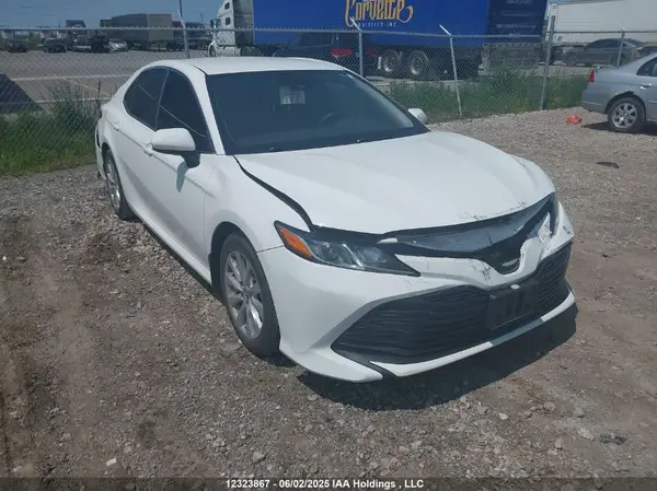 4T1B11HKXJU621527 2018 TOYOTA CAMRY - Image 1