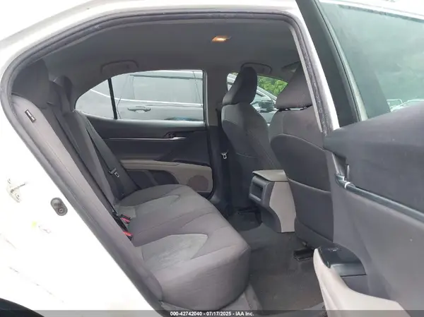 4T1B11HKXJU622130 2018 TOYOTA CAMRY - Image 8