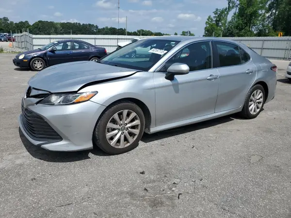 4T1B11HKXJU624461 2018 TOYOTA CAMRY - Image 1