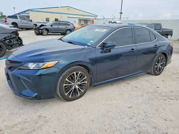 4T1B11HKXJU627621 2018 TOYOTA CAMRY - Image 1