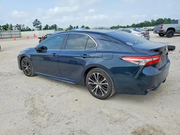 4T1B11HKXJU627621 2018 TOYOTA CAMRY - Image 2
