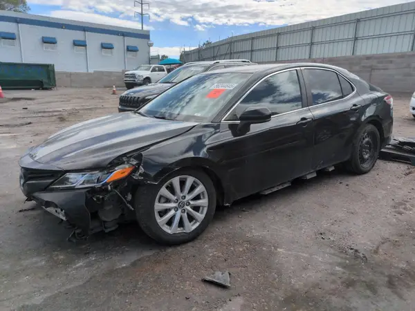 4T1B11HKXJU627649 2018 TOYOTA CAMRY - Image 1