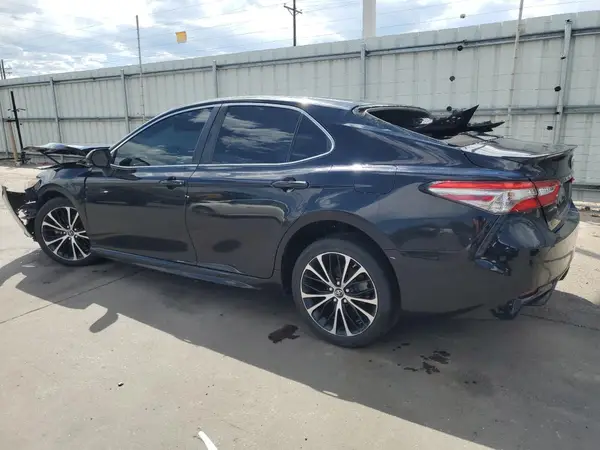 4T1B11HKXJU628591 2018 TOYOTA CAMRY - Image 2
