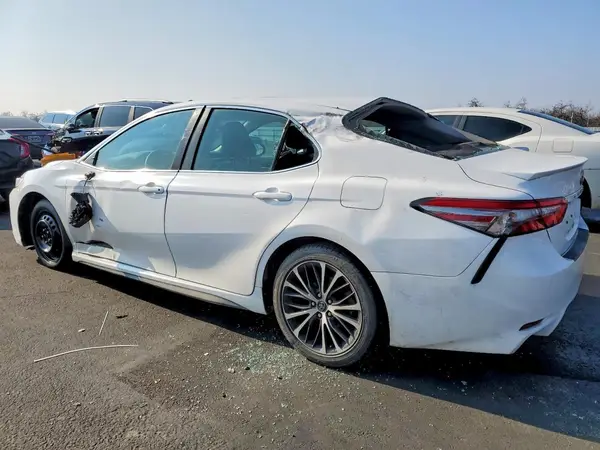 4T1B11HKXJU628669 2018 TOYOTA CAMRY - Image 2