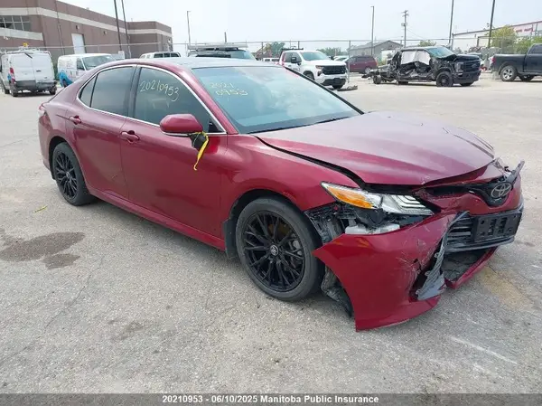 4T1B11HKXJU632916 2018 TOYOTA CAMRY - Image 1
