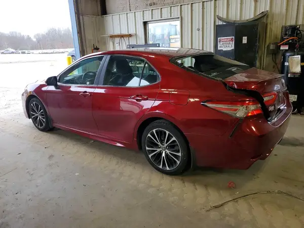 4T1B11HKXJU633340 2018 TOYOTA CAMRY - Image 2