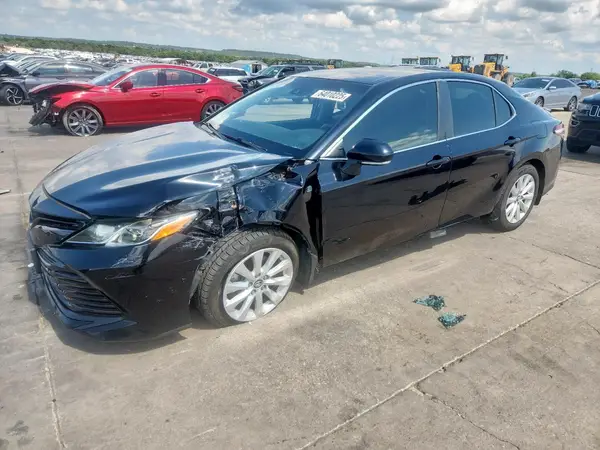 4T1B11HKXJU634116 2018 TOYOTA CAMRY - Image 1