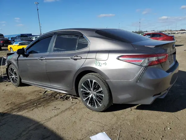 4T1B11HKXJU634617 2018 TOYOTA CAMRY - Image 2