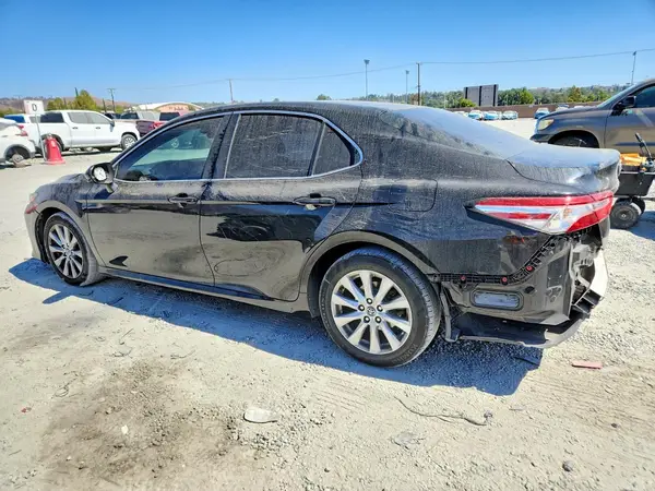 4T1B11HKXJU634942 2018 TOYOTA CAMRY - Image 2