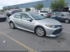 4T1B11HKXJU638859 2018 TOYOTA CAMRY