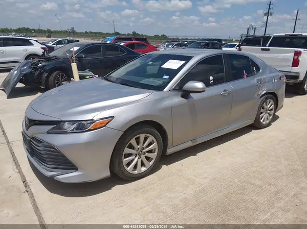 4T1B11HKXJU641616 2018 TOYOTA CAMRY - Image 2