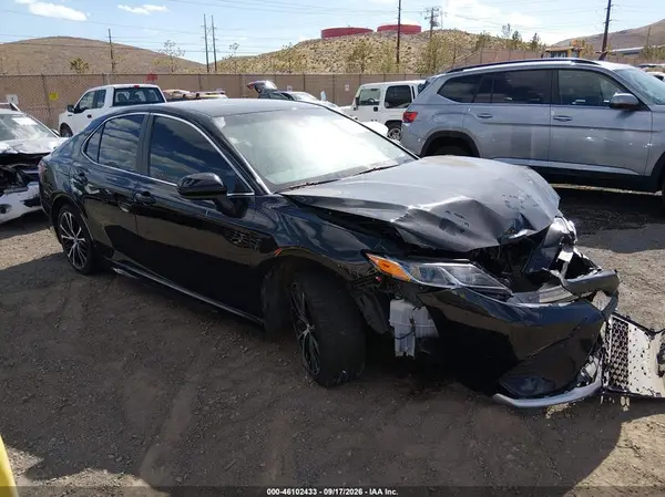 4T1B11HKXJU641714 2018 TOYOTA CAMRY - Image 1
