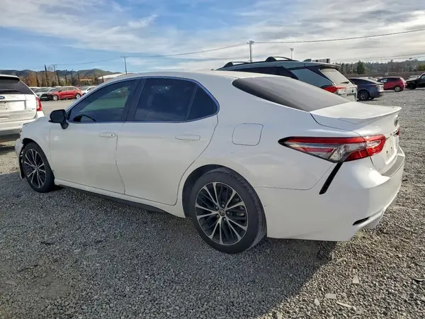 4T1B11HKXJU642121 2018 TOYOTA CAMRY - Image 2