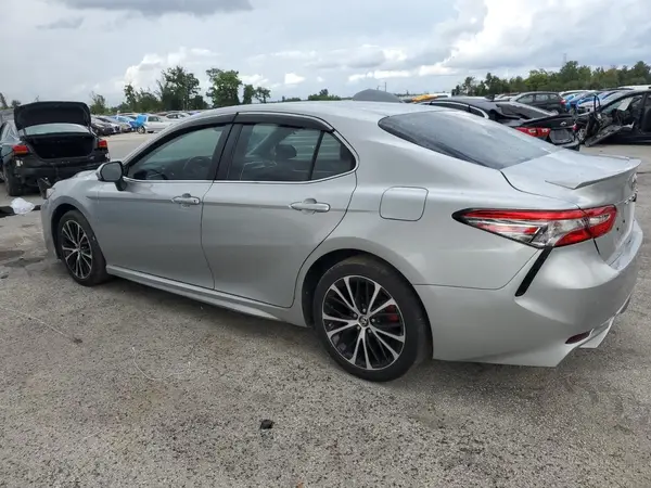4T1B11HKXJU642667 2018 TOYOTA CAMRY - Image 2