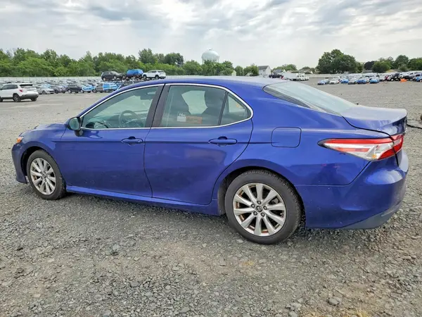 4T1B11HKXJU643494 2018 TOYOTA CAMRY - Image 2